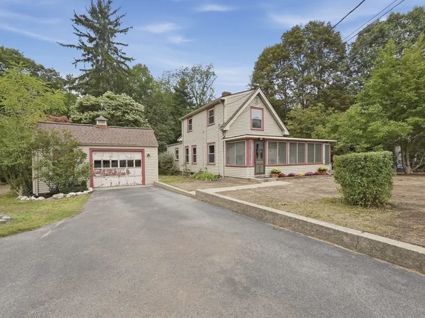 571 State St, Hanson, MA 02341