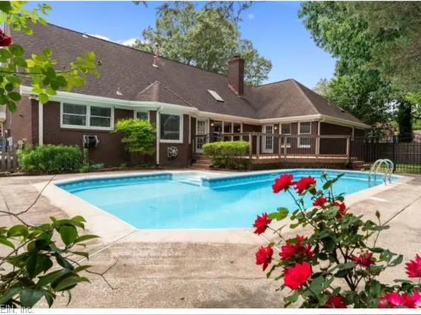 4825 Berrywood Rd, Virginia Beach, VA 23464