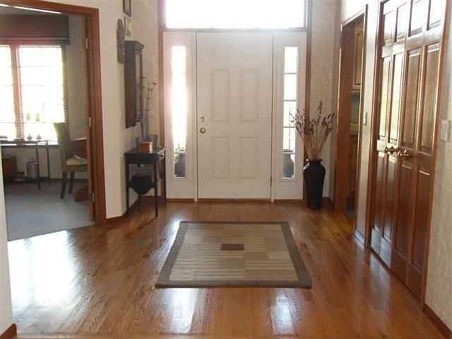 2nd image of 1047 Lindenwood Ln