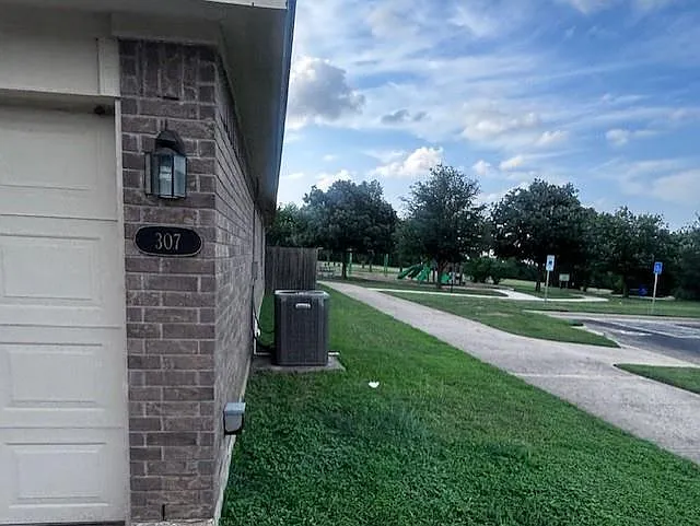 307 Green Slope Ln — Photo 18