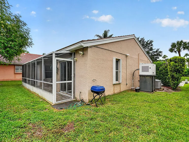 208 Caribe Ct — Photo 34