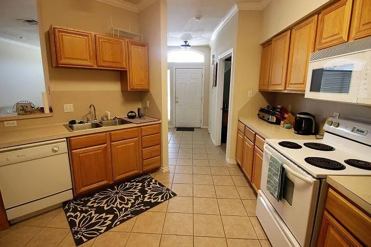 322 Fraternity Row — Photo 4