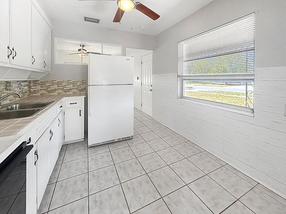 5th image of 547 46th Ave N