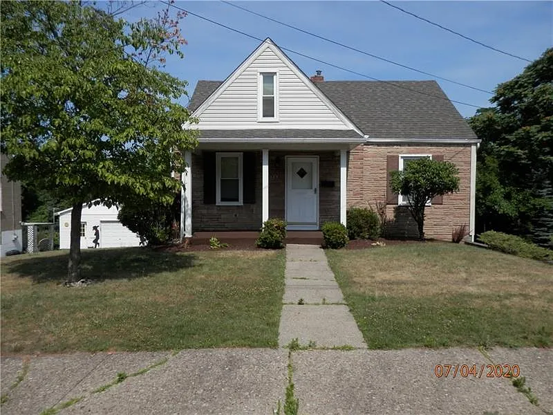 135 Liberty Ave photo 1