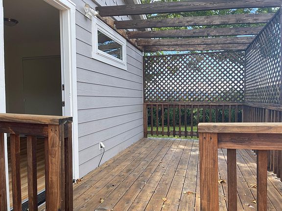 2nd image of 694 Hawthorne Dr