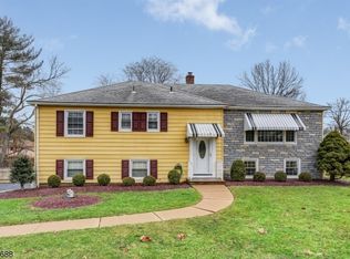 4 Cross Rd, Morris Plains, NJ 07950