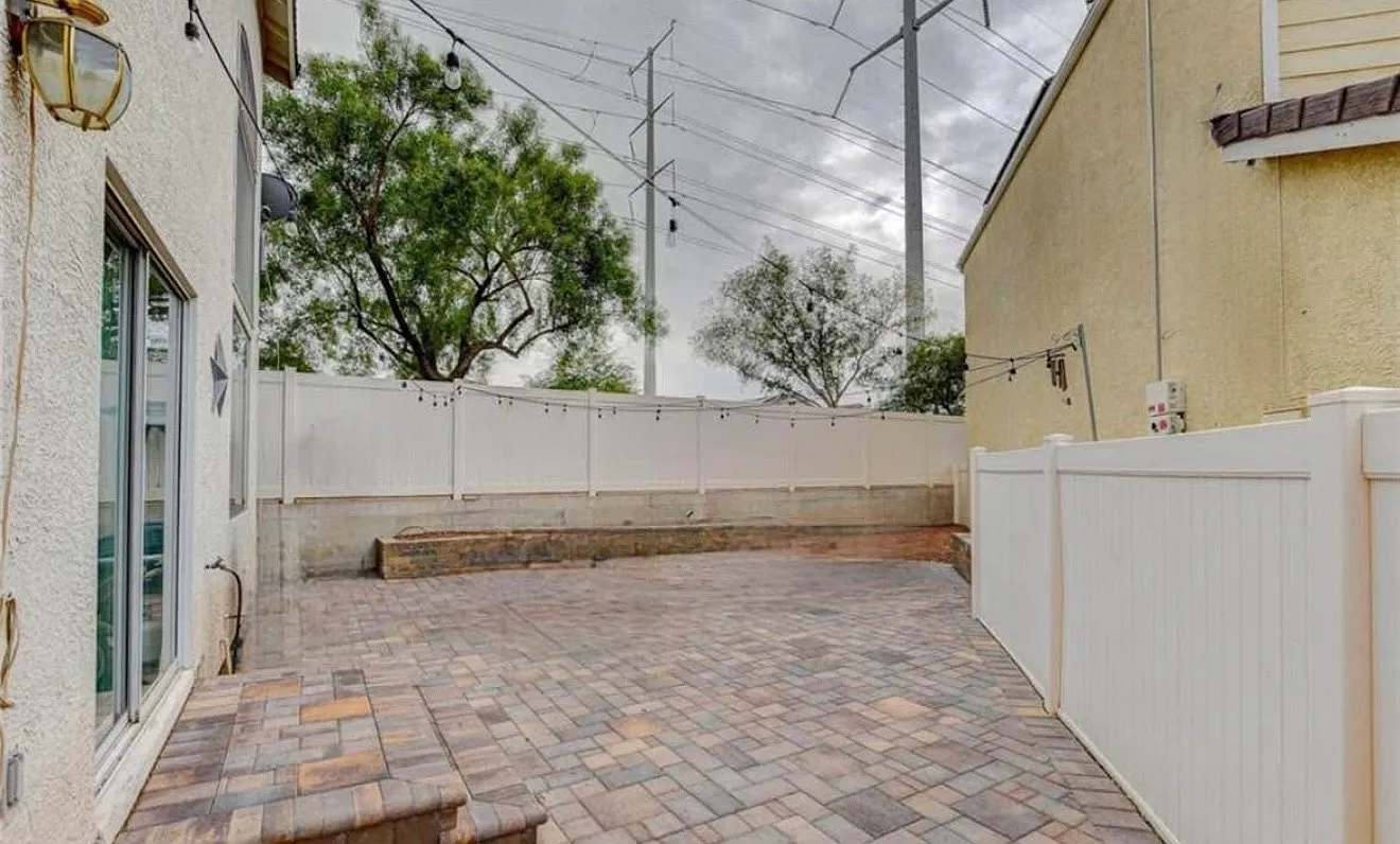4 bed, 2000 sqft, $2,650 — Photo 4