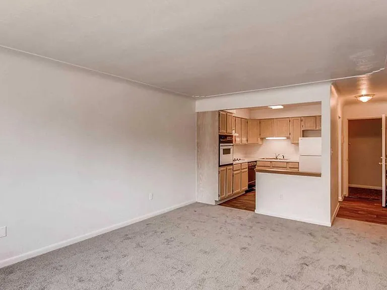 Royal Gardens Apartments — Photo 12