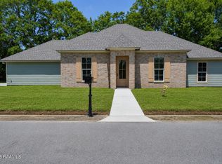 1036 Timber Trails Rd, Breaux Bridge, LA 70517