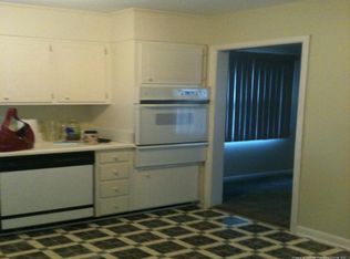 708 Glensford Dr, Fayetteville, NC 28314