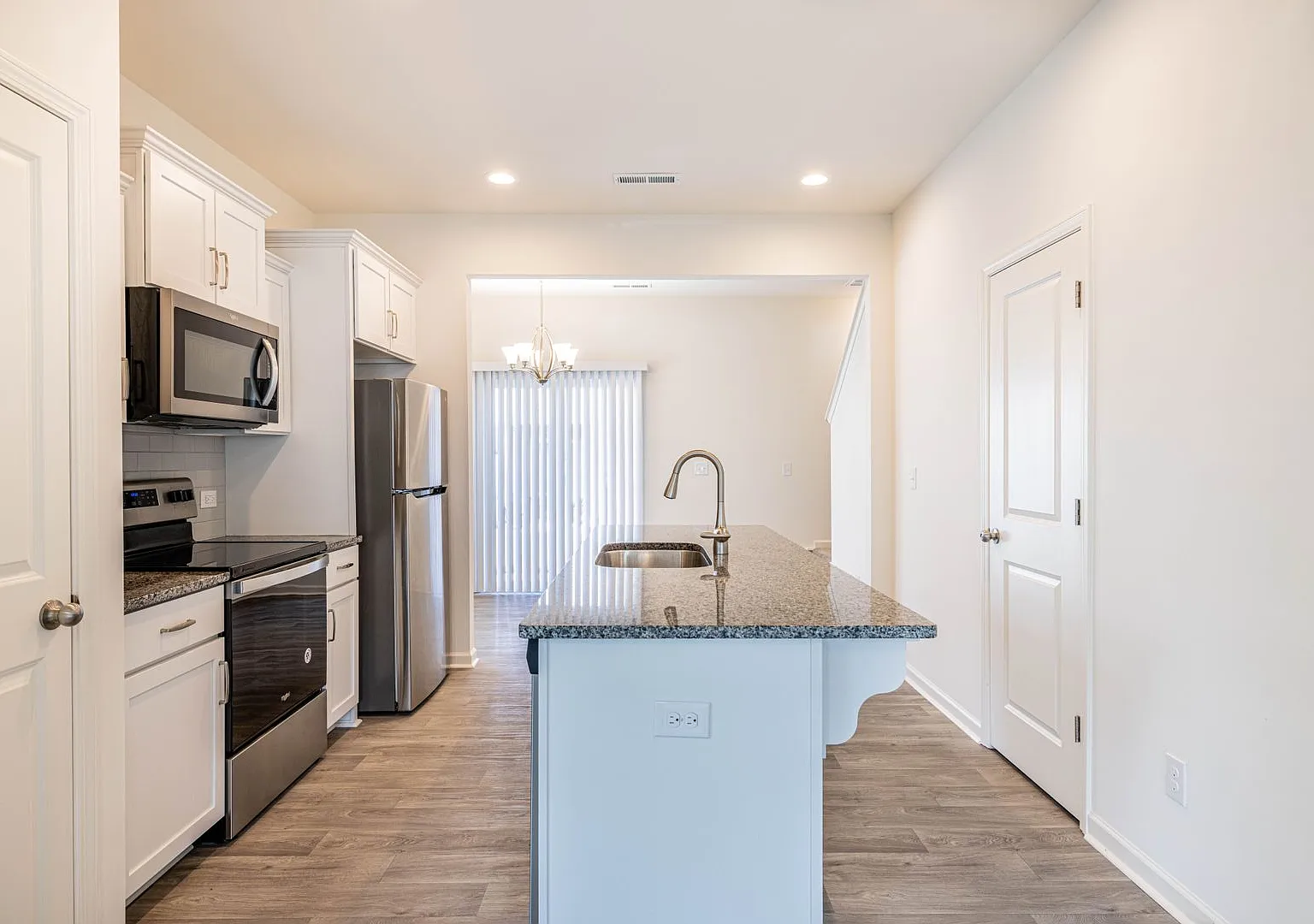 Beautiful 2 Bedroom Townhome In Midland Available August 2026 — Photo 3