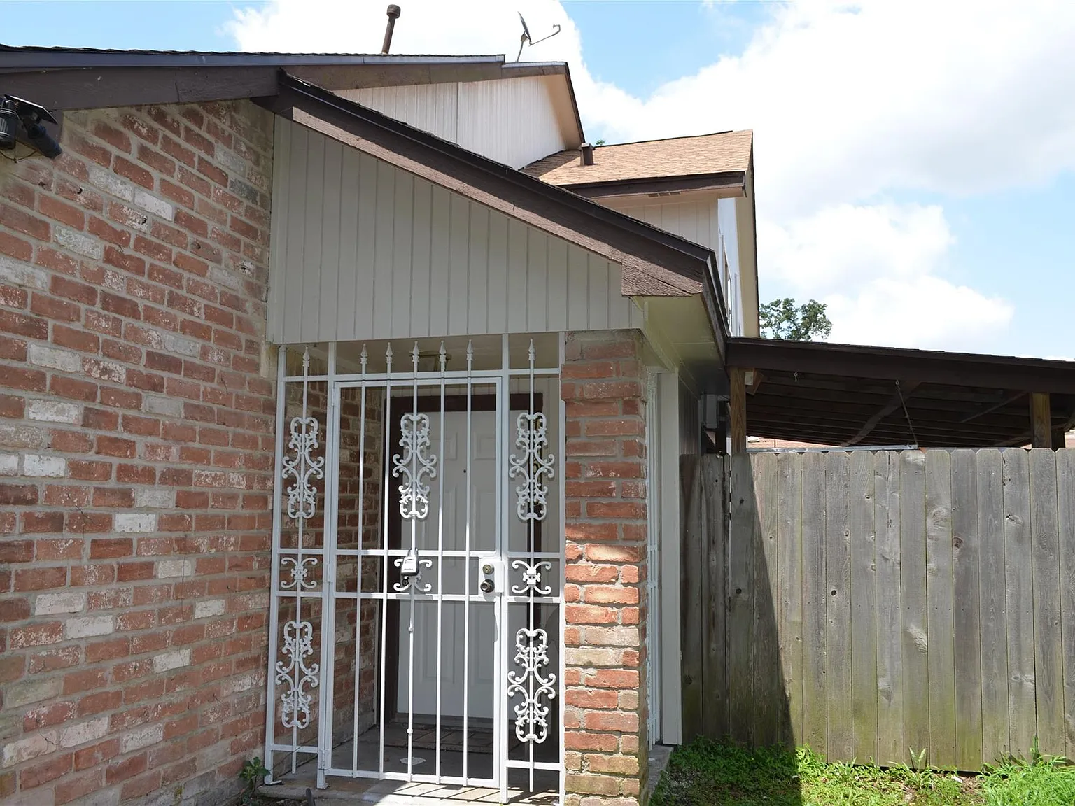 3 bed, 2.5 bath, 1680 sqft, $1,700 — Photo 1