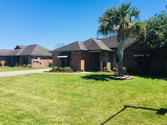 3rd image of 211 Ennis Dr