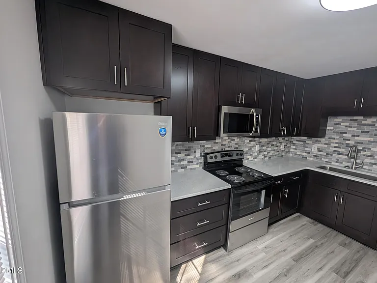 1005 Shades Pl — Photo 7