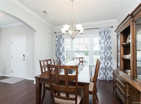 3rd image of 413 Melvista Ave