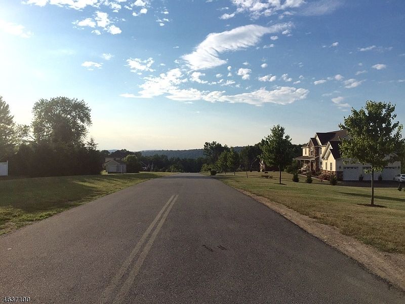 2nd image of Laurel Ct