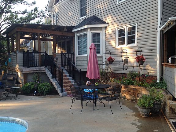 2nd image of 821 Deer Oaks Dr