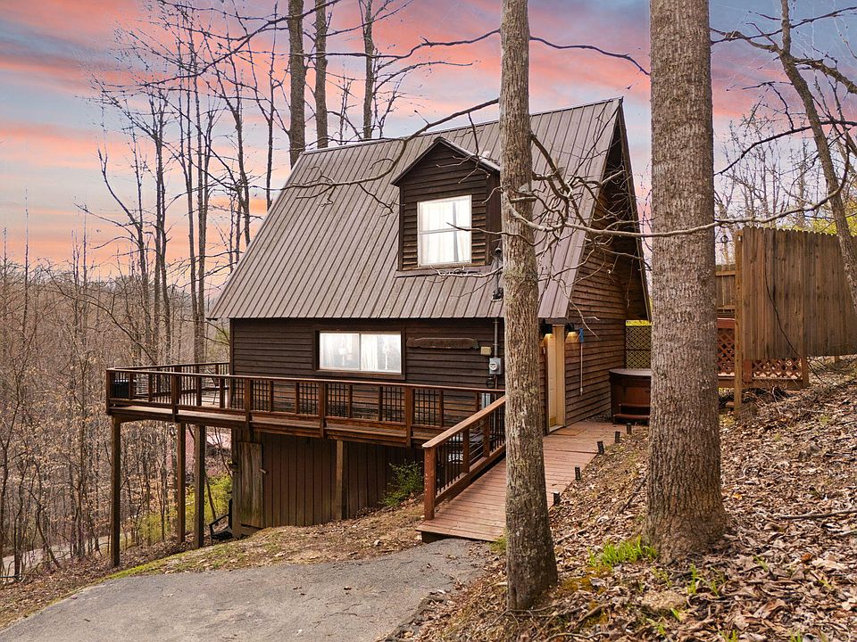 1st image of 49 Debbie Ln