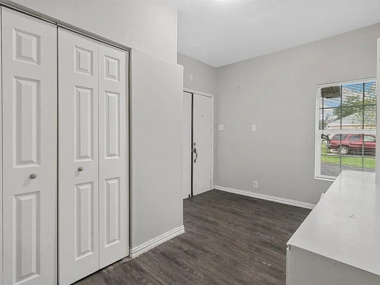 814 N Walnut St — Photo 11