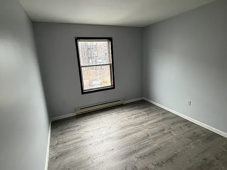 352 S 6th St #2 — Photo 2