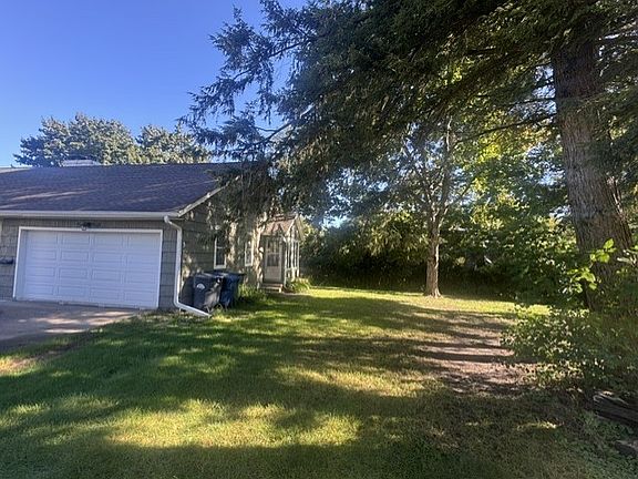 2nd image of 1408 Caroline Ave