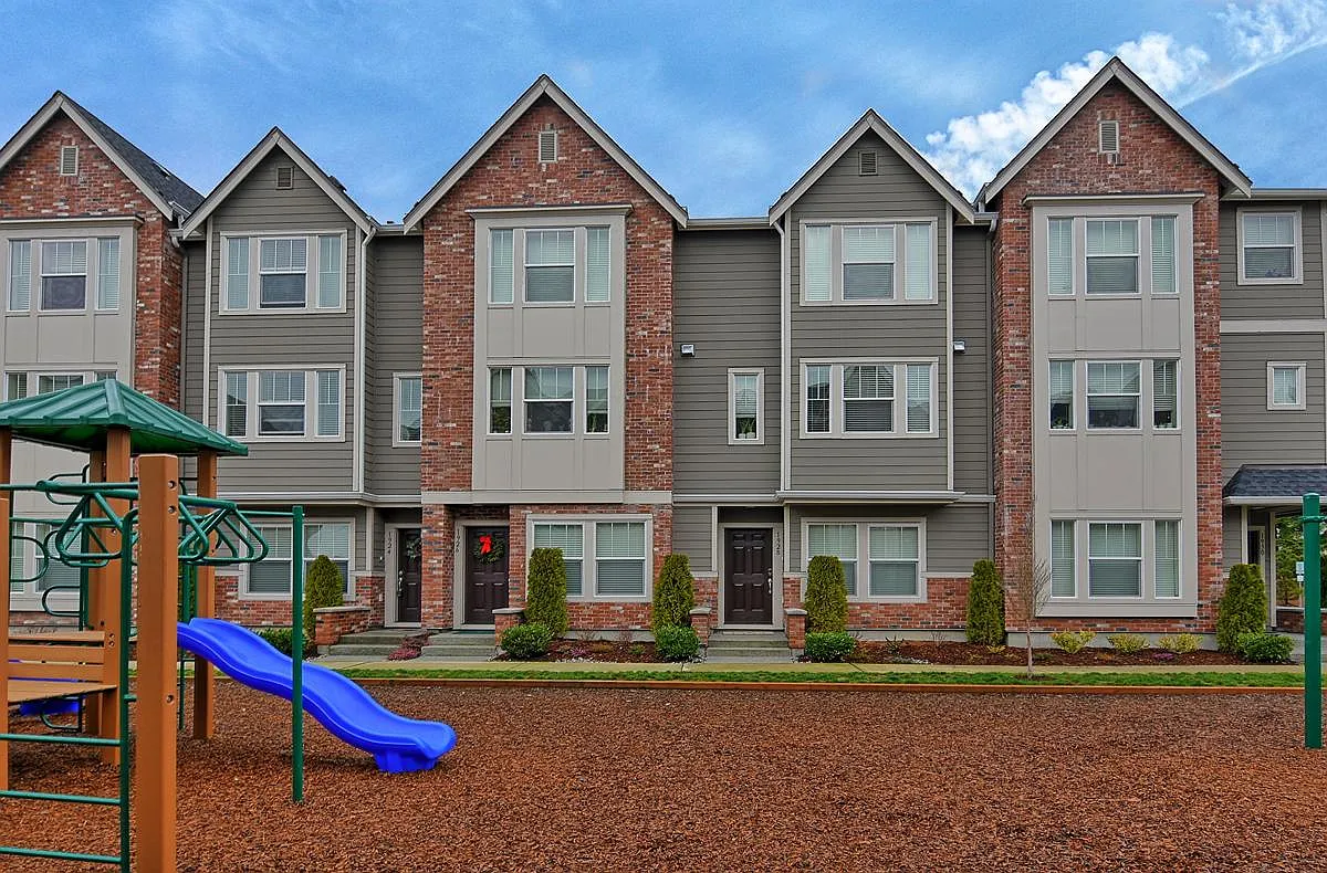 3 bed, 1314 sqft, $2,900 — Photo 2