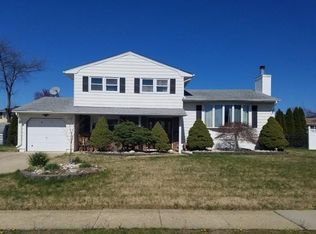 42 Richards Dr, Parlin, NJ 08859