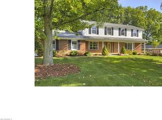 9201 Meadow Ln, Brecksville, OH 44141