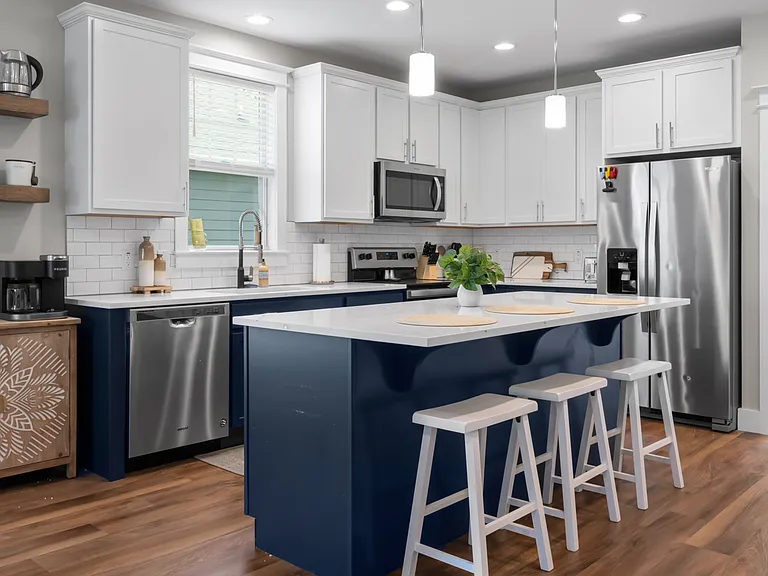 1208 Seven Sisters Ln — Photo 17