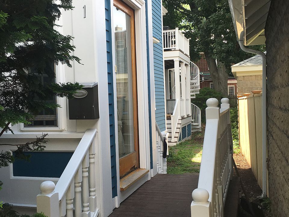 Private Entrance