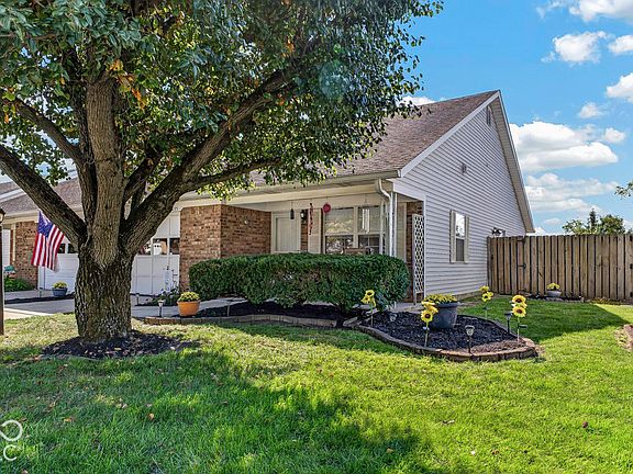 3rd image of 1035 Ina Cir