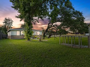 504 S 9th St, Aransas Pass, TX 78336