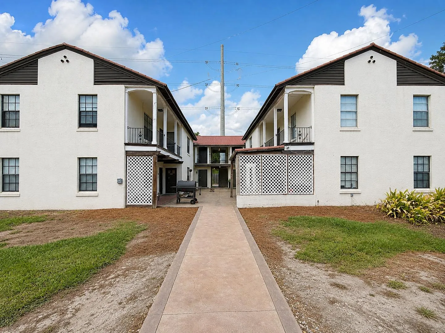 2959-3009 Greenwood Drive - 2961 — Photo 4