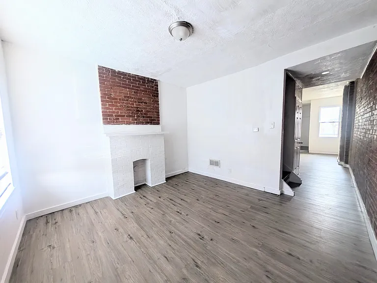 6954 Mount Vernon St — Photo 3