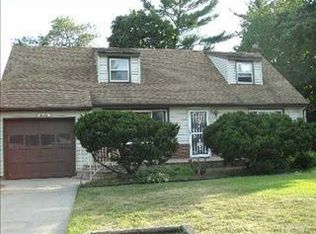 848 Winter Ave, Uniondale, NY 11553