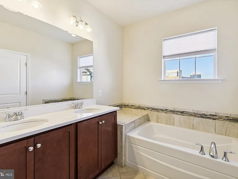 67 Linden Pl — Photo 19