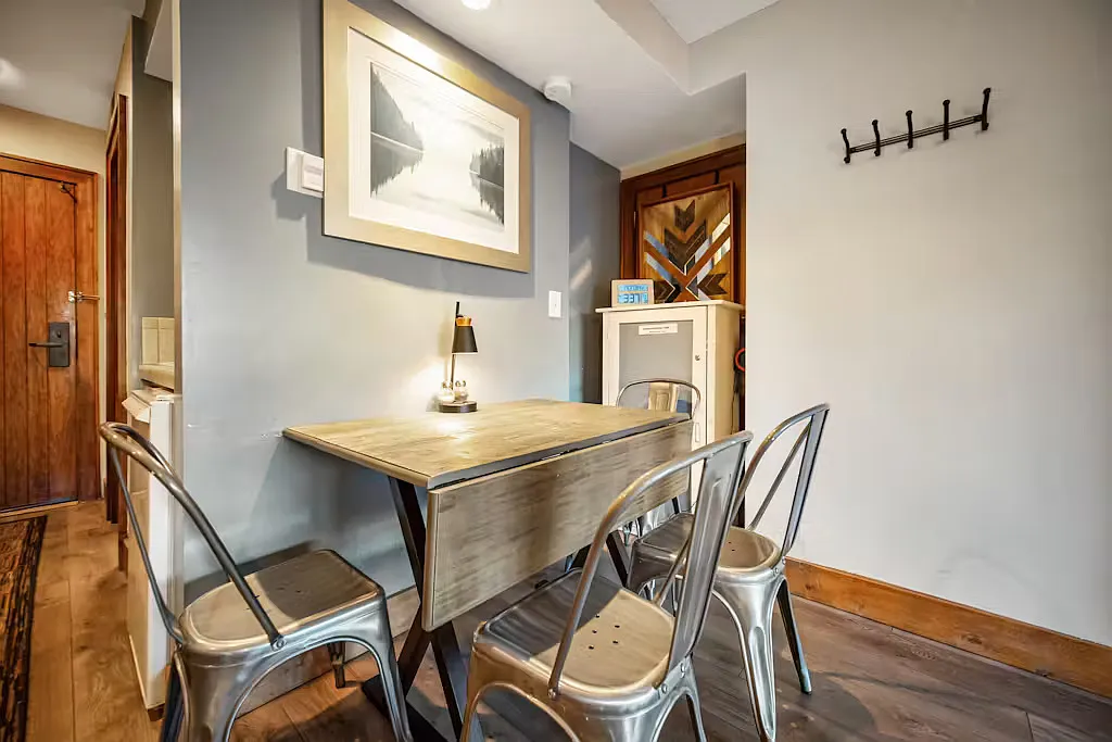 314 N Tamarron Dr — Photo 4