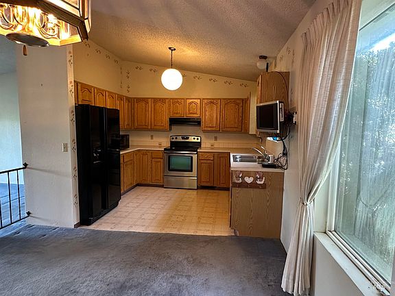 5th image of 1620 6th Ave