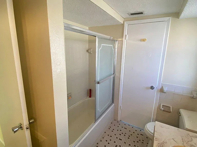 9105 Hermitage Ln — Photo 14