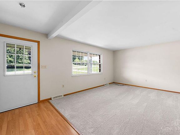5th image of 9334 Meadow Ridge Dr
