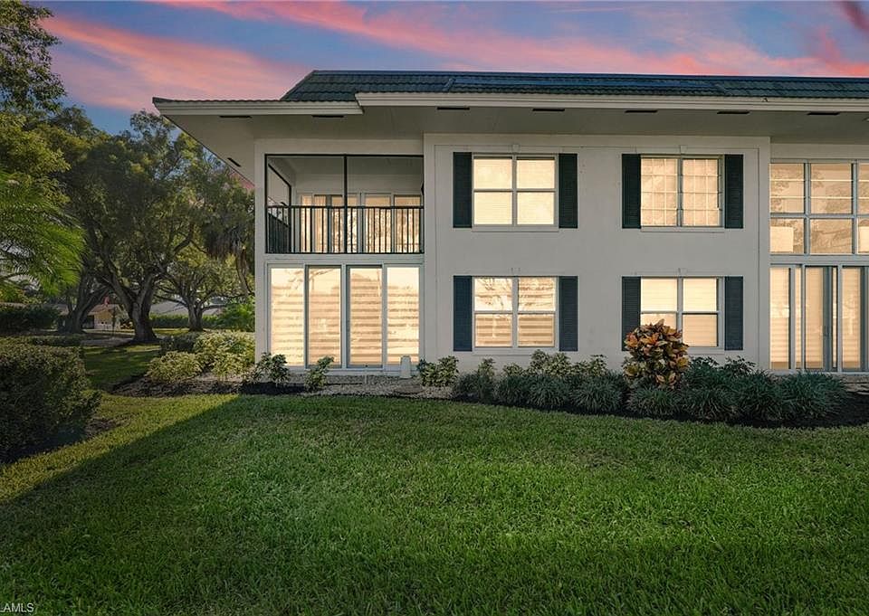 1st image of 292 Banyan BLVD #292