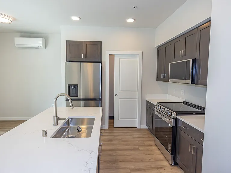 1901 E 11th St #102 — Photo 9