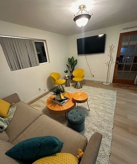 702 S 48th Ave — Photo 36