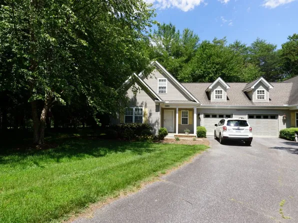 3826 16th St NE #A, Hickory, NC 28601