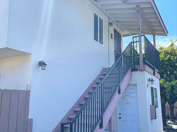 3rd image of 325 Chestnut Ave APT 6