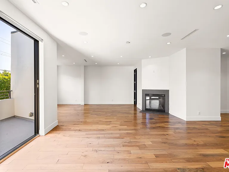 528 N Crescent Heights Blvd — Photo 16