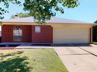 1100 Havenbrook Dr, Arlington, TX 76001