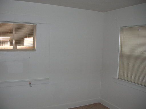 5th image of 3644 Fairmount Ave