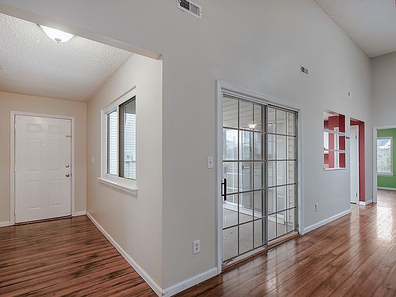 3rd image of 3609 Dryden Ct