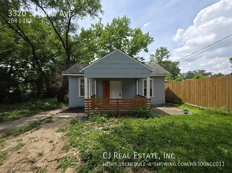 2 bed, $995 — Photo 1